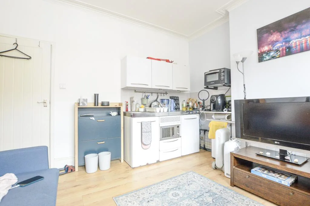1 bedroom house for rent