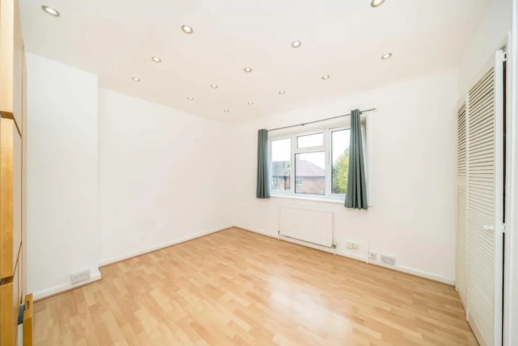 2 bedroom end of terrace house for rent
