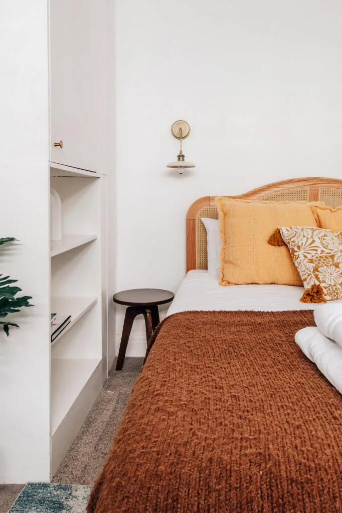 5 bedroom terraced house for rent