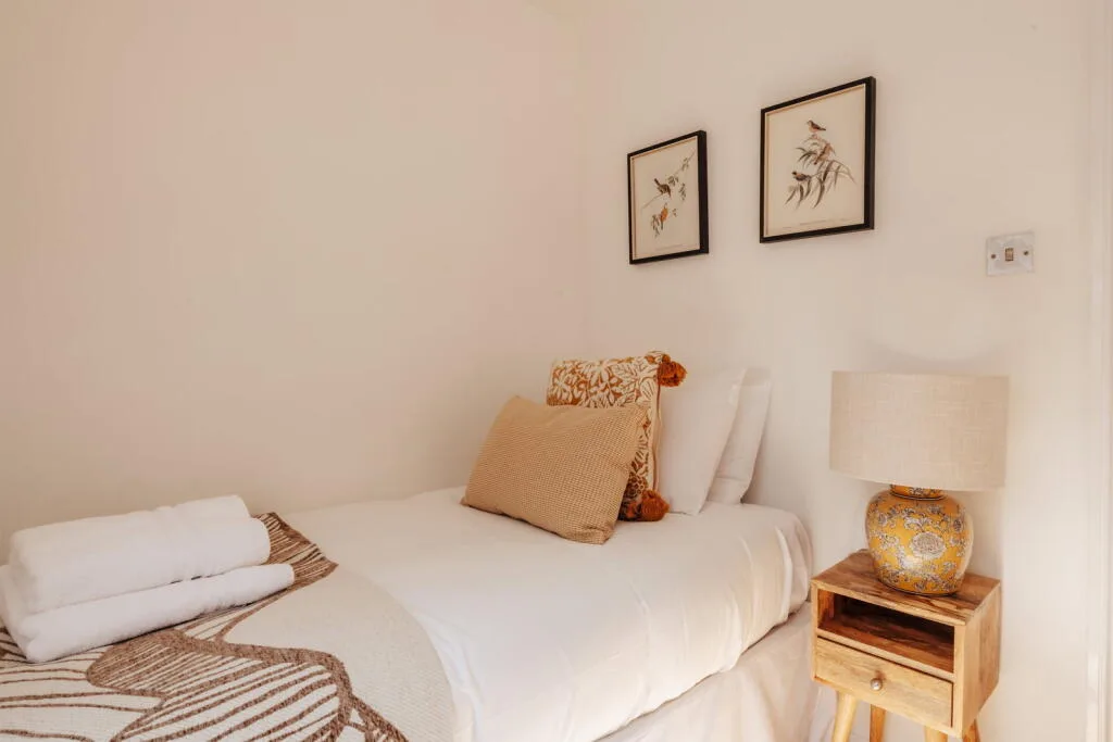 5 bedroom terraced house for rent