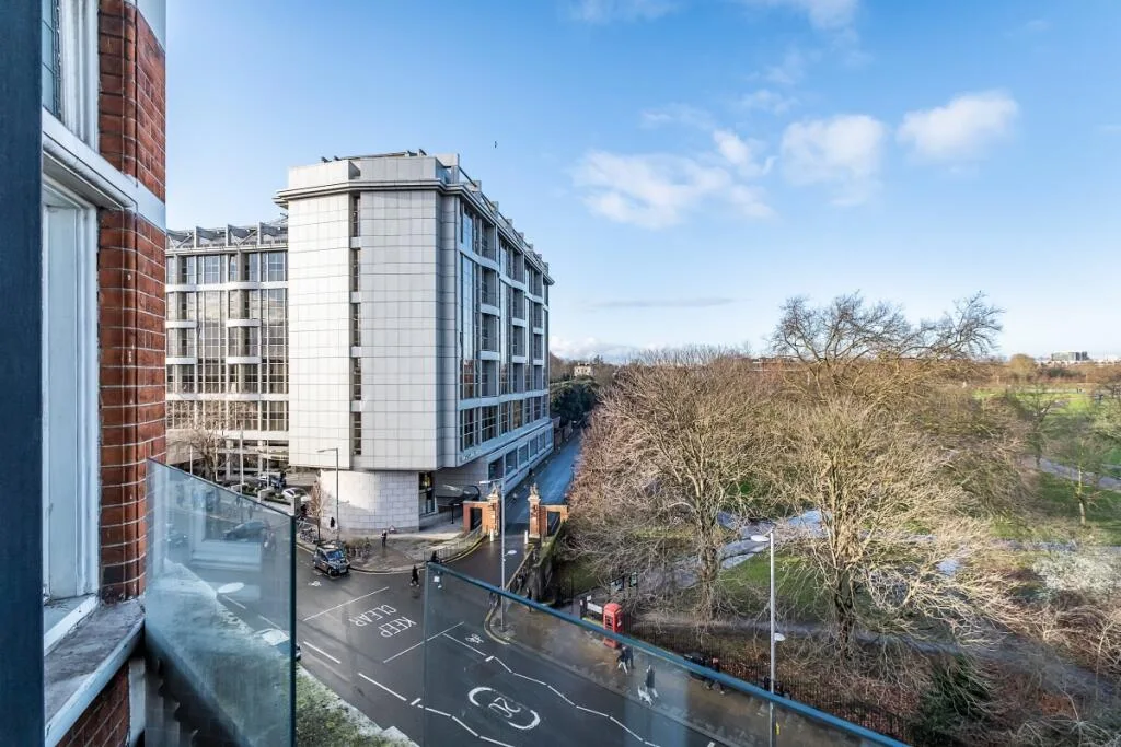 5 bedroom flat for rent