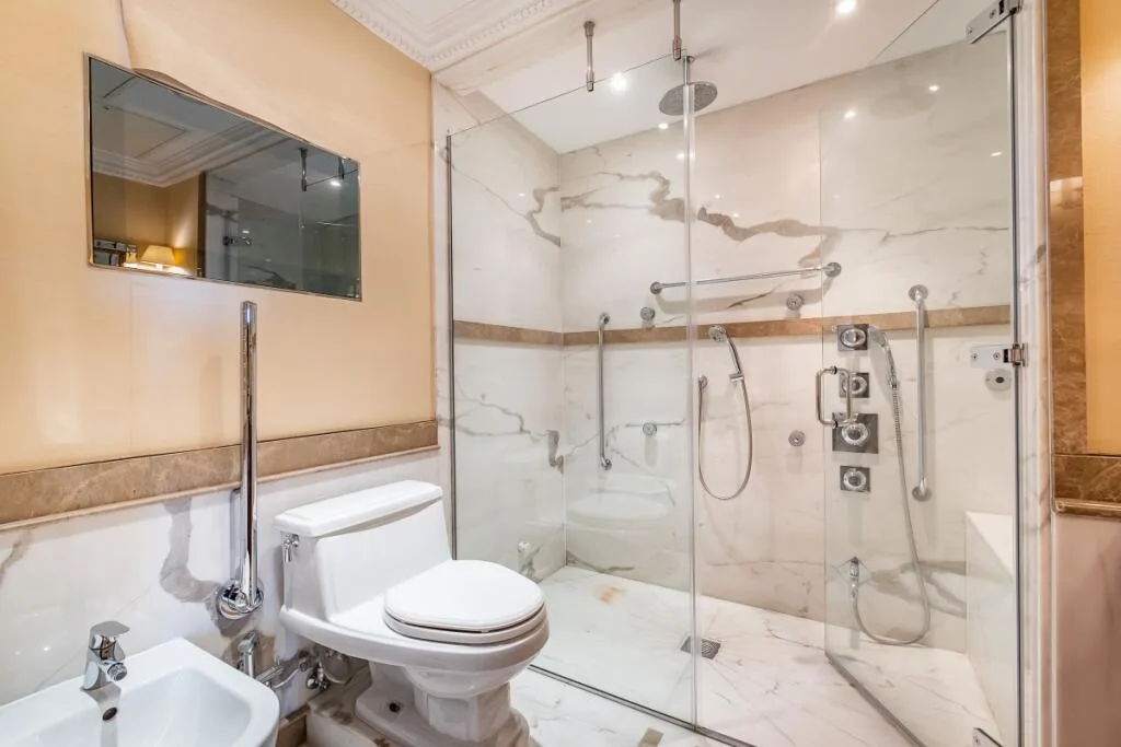 5 bedroom flat for rent