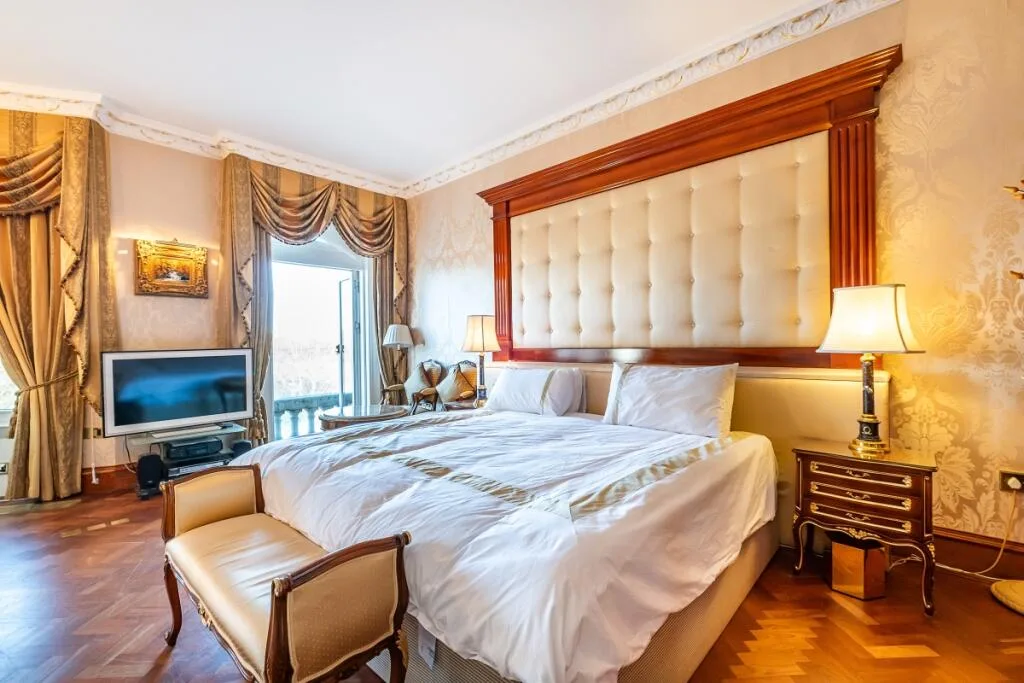 5 bedroom flat for rent