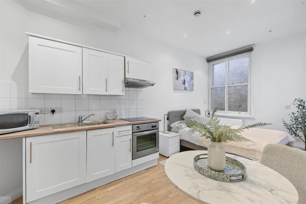 Studio flat for rent