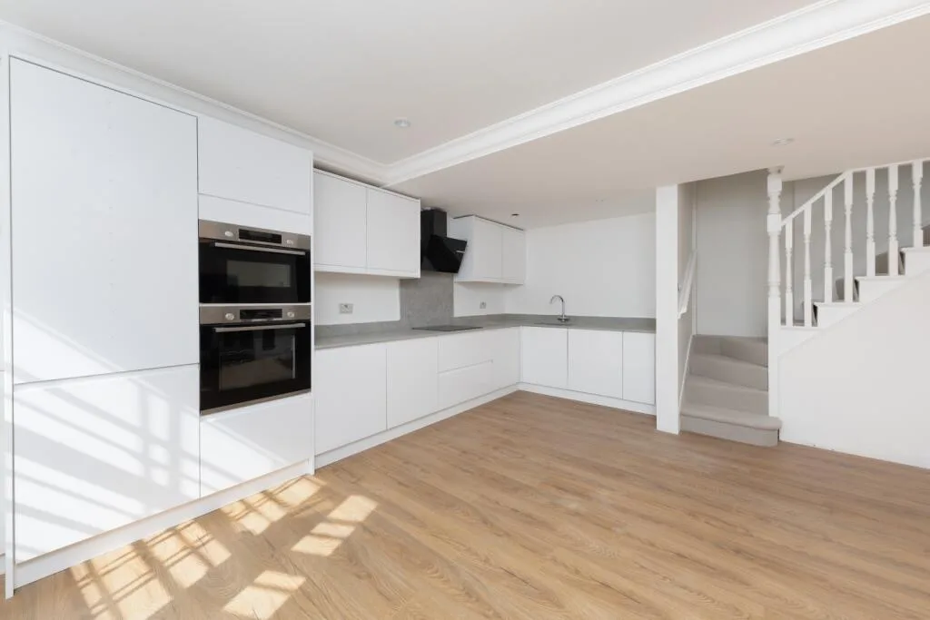 2 bedroom mews property for rent