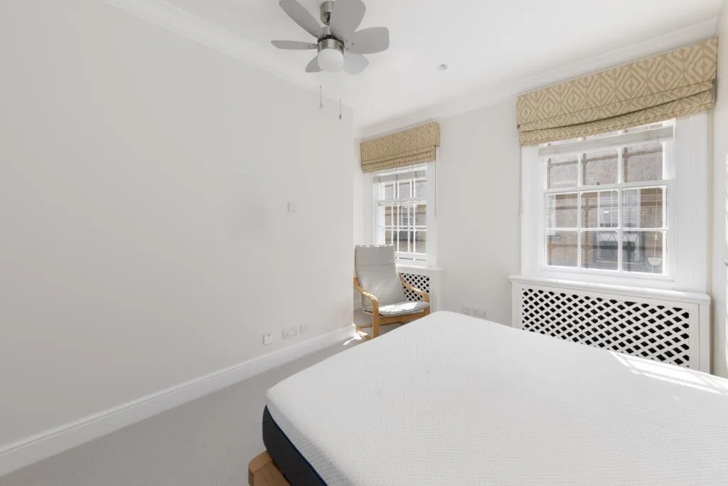 2 bedroom mews property for rent