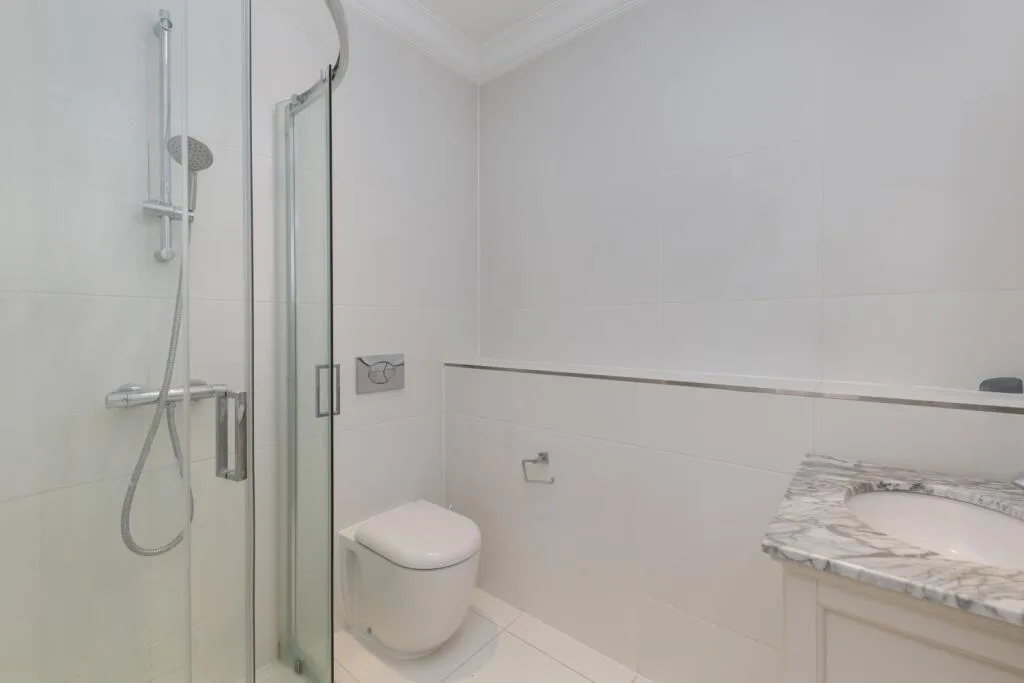 2 bedroom mews property for rent