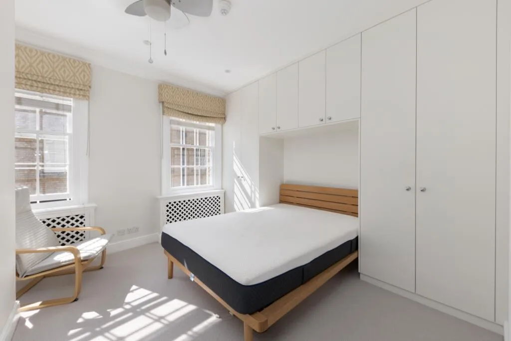 2 bedroom mews property for rent