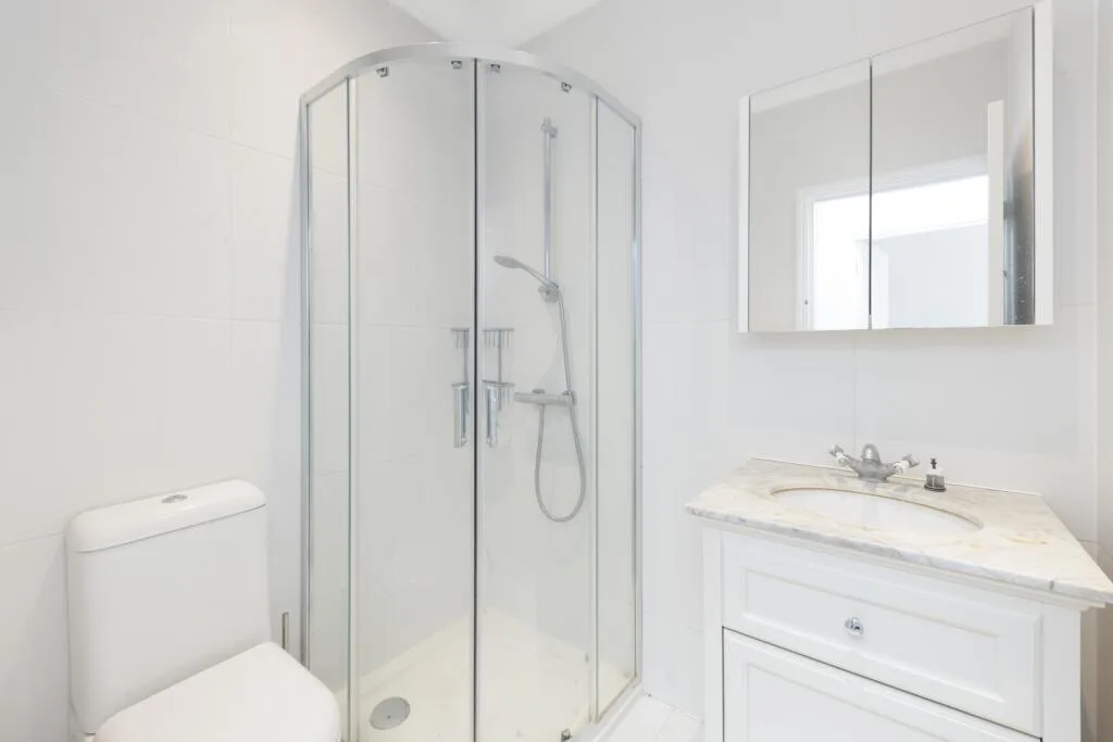 2 bedroom mews property for rent