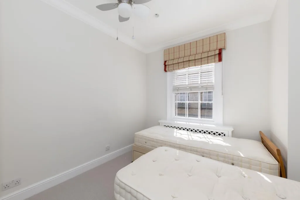 2 bedroom mews property for rent