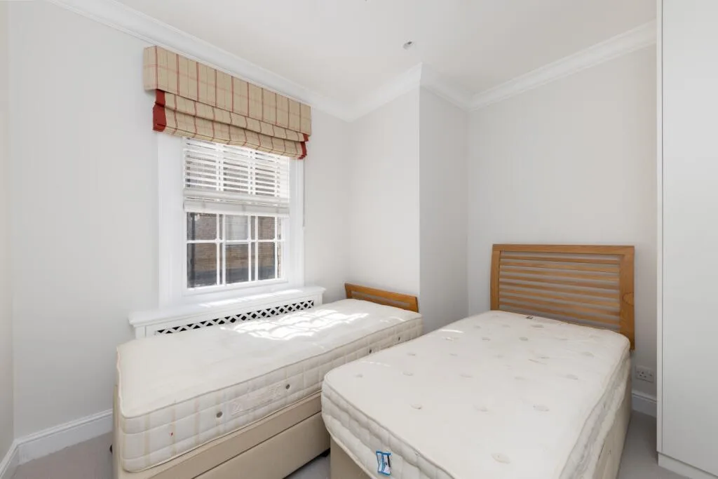2 bedroom mews property for rent