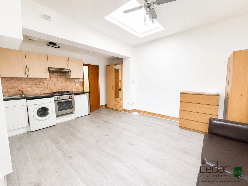 Studio flat for rent