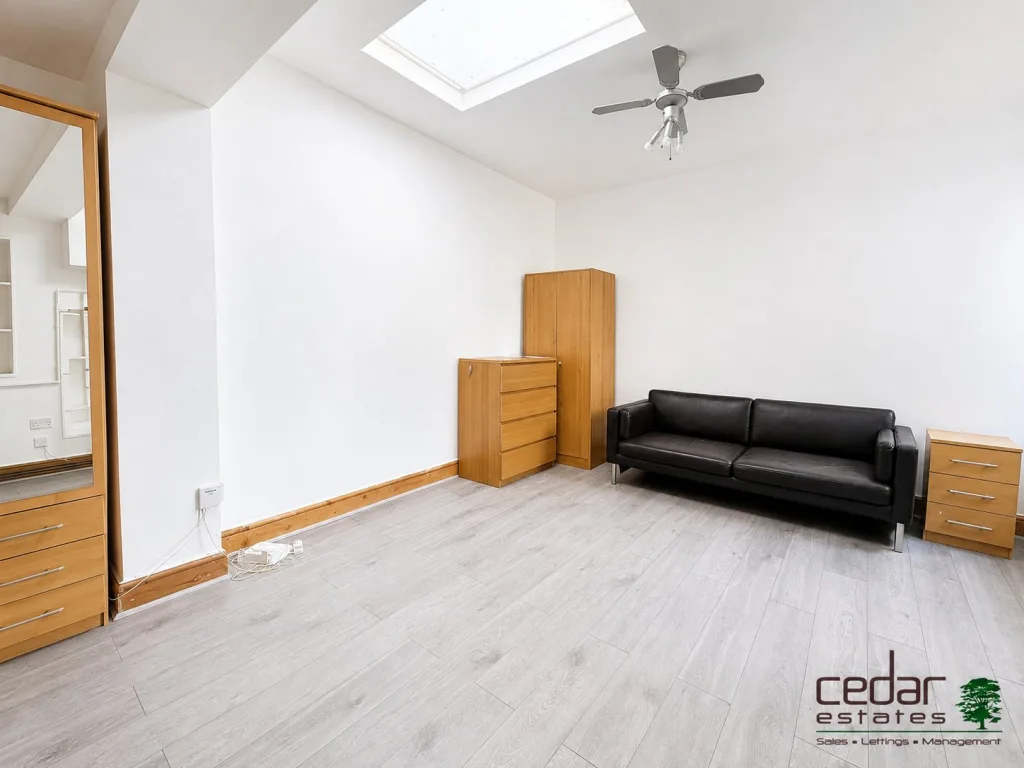 Studio flat for rent