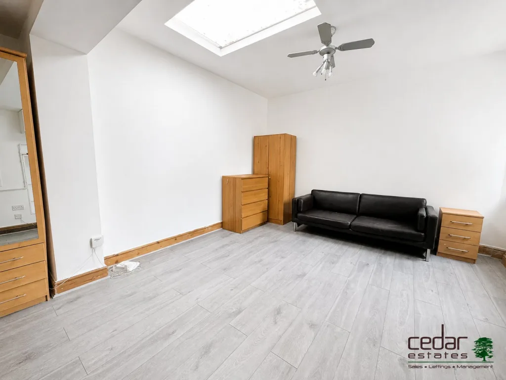 Studio flat for rent