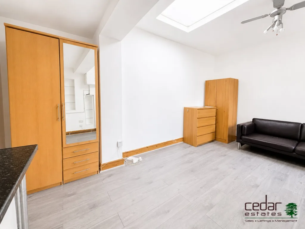 Studio flat for rent
