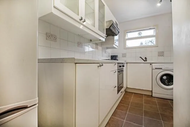 1 bedroom maisonette for rent