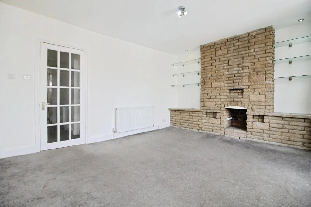 1 bedroom maisonette for rent