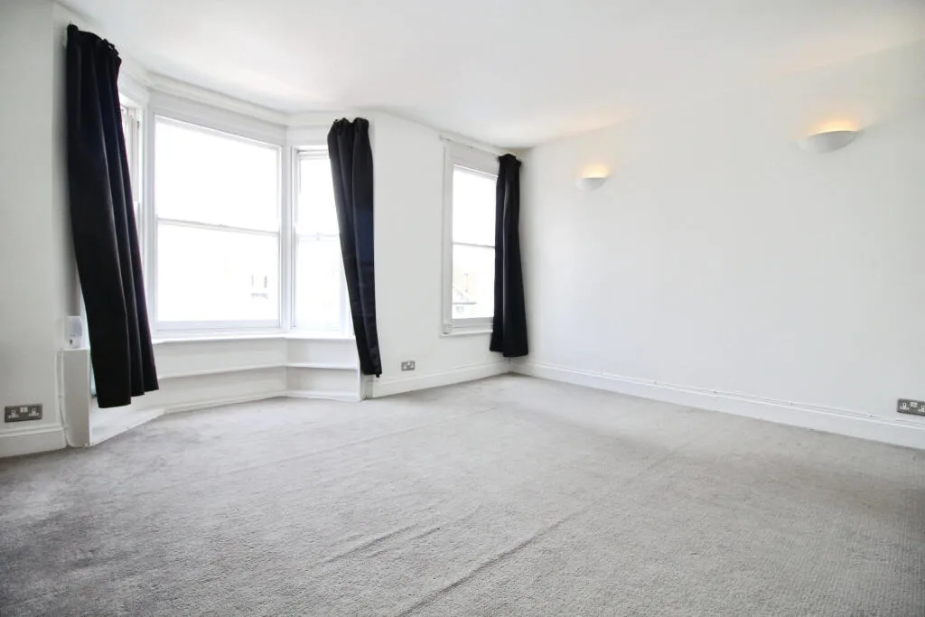 1 bedroom maisonette for rent