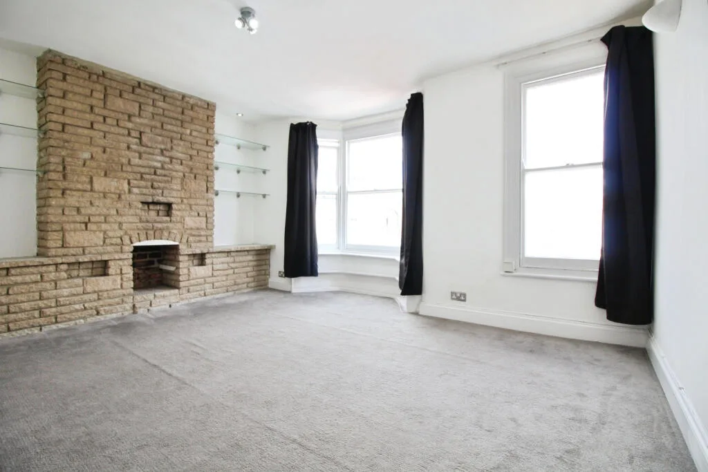 1 bedroom maisonette for rent