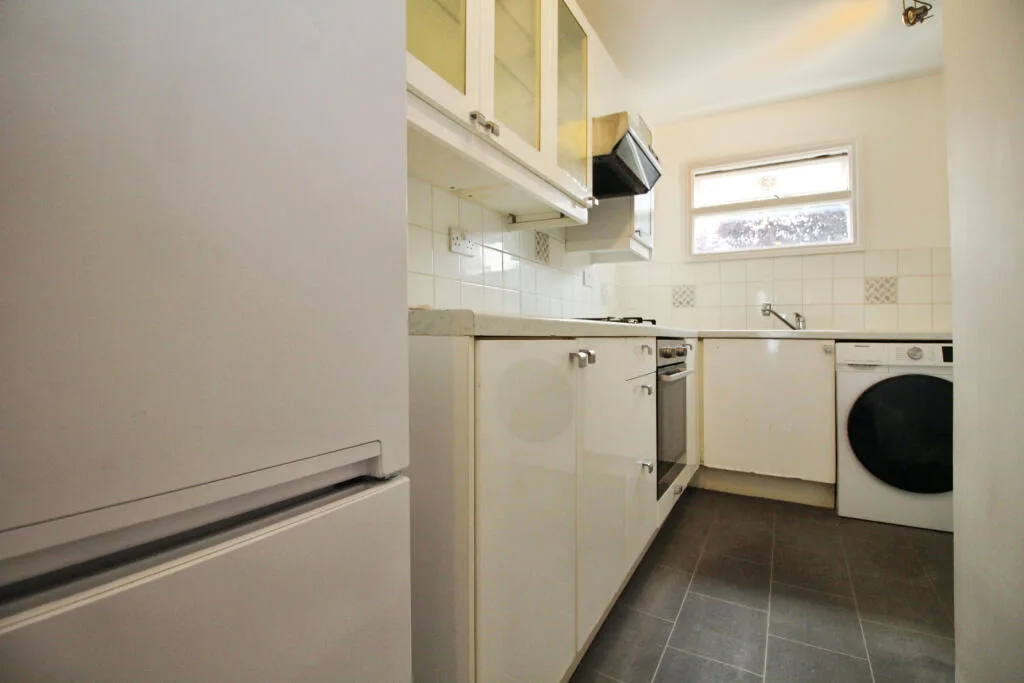 1 bedroom maisonette for rent