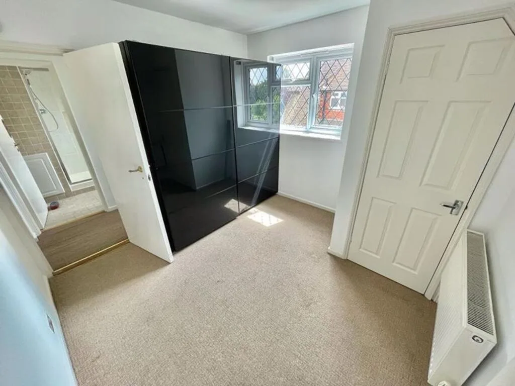5 bedroom detached house for rent