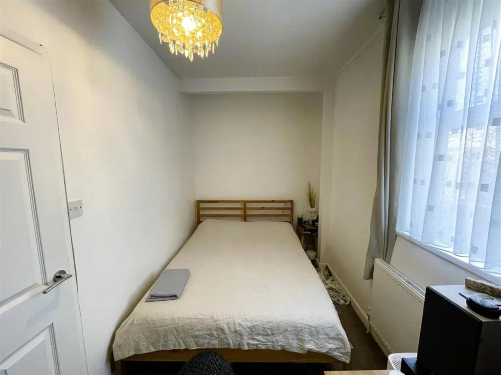 2 bedroom maisonette for rent
