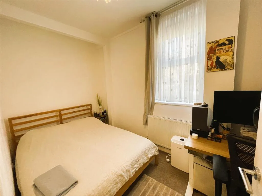 2 bedroom maisonette for rent