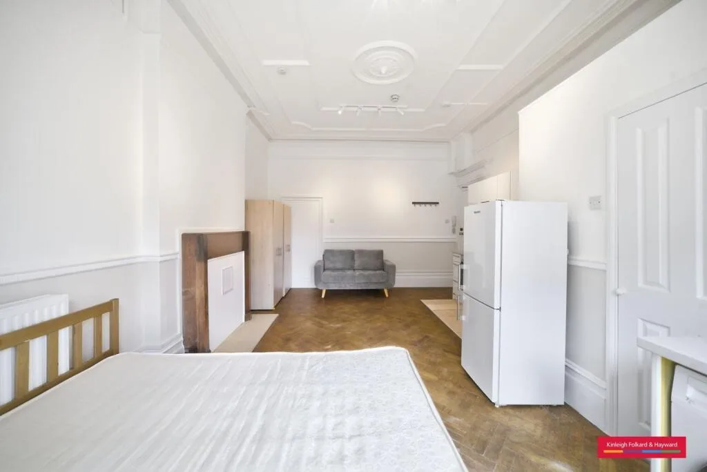 Studio flat for rent