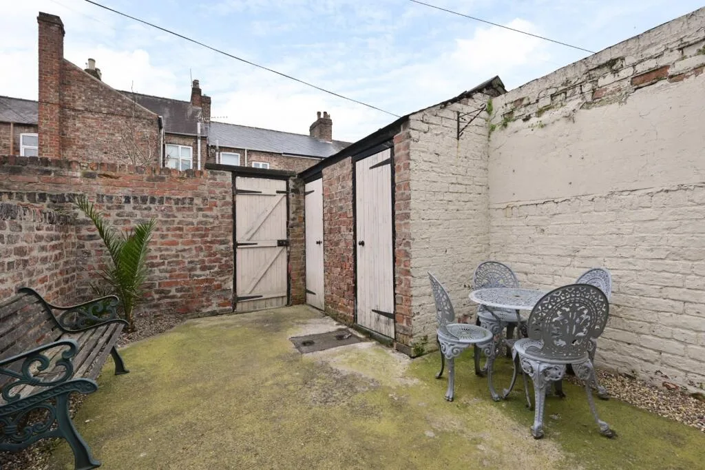 2 bedroom terraced house for rent