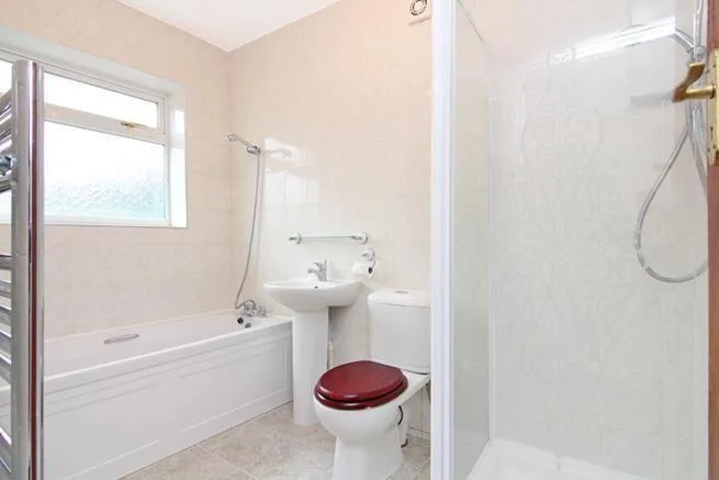 2 bedroom maisonette for rent
