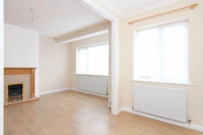 2 bedroom maisonette for rent