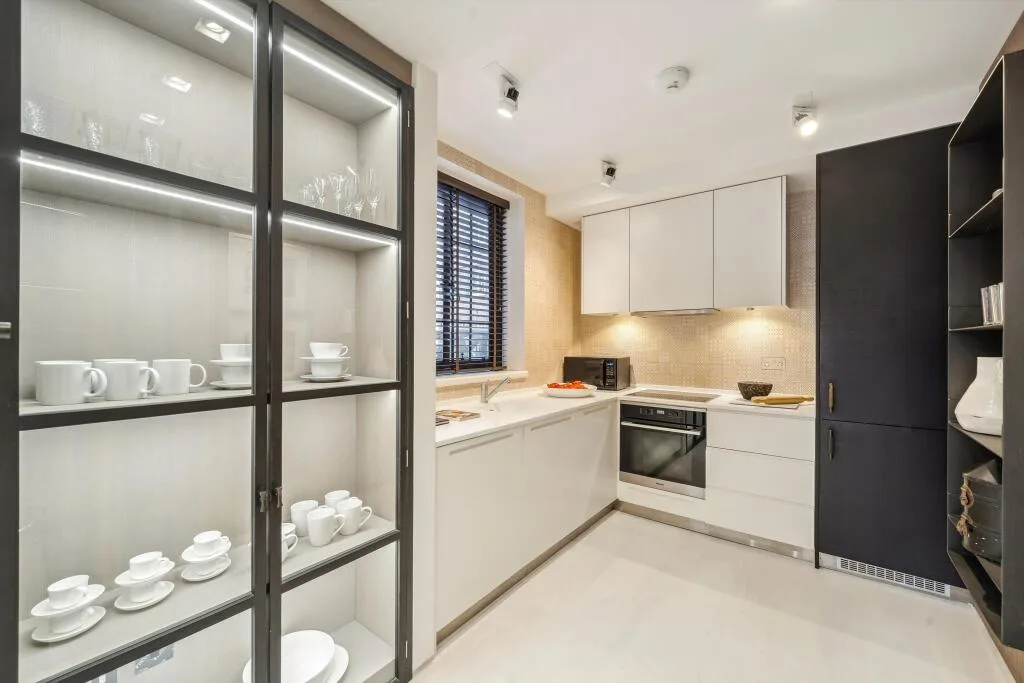 4 bedroom maisonette for rent