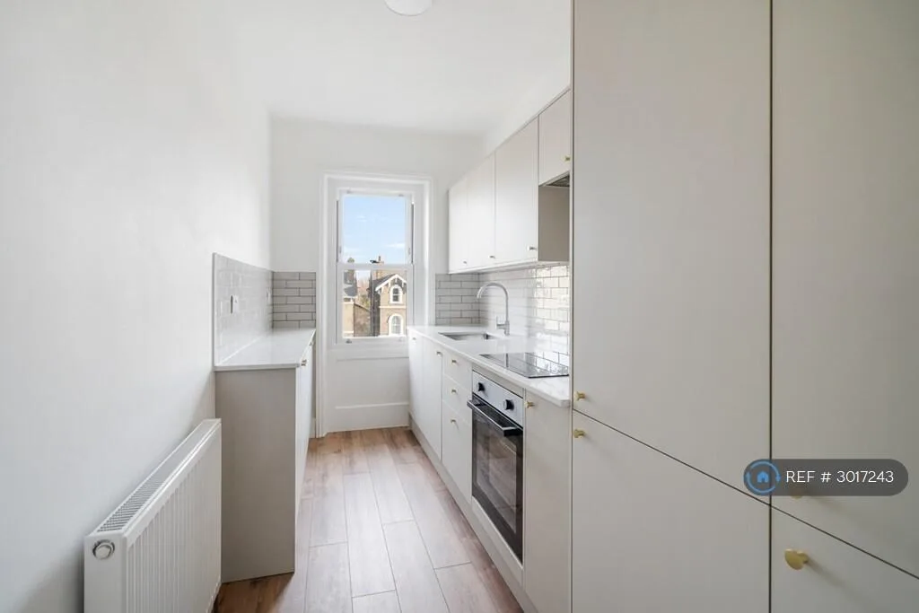 3 bedroom flat for rent