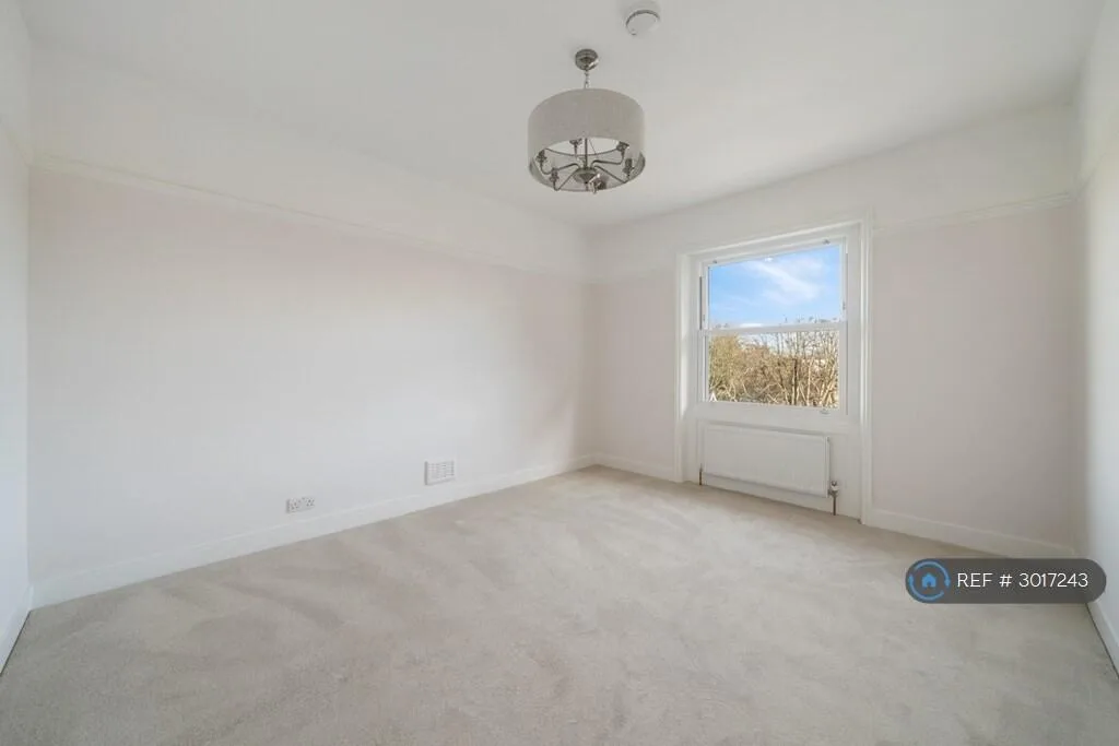 3 bedroom flat for rent