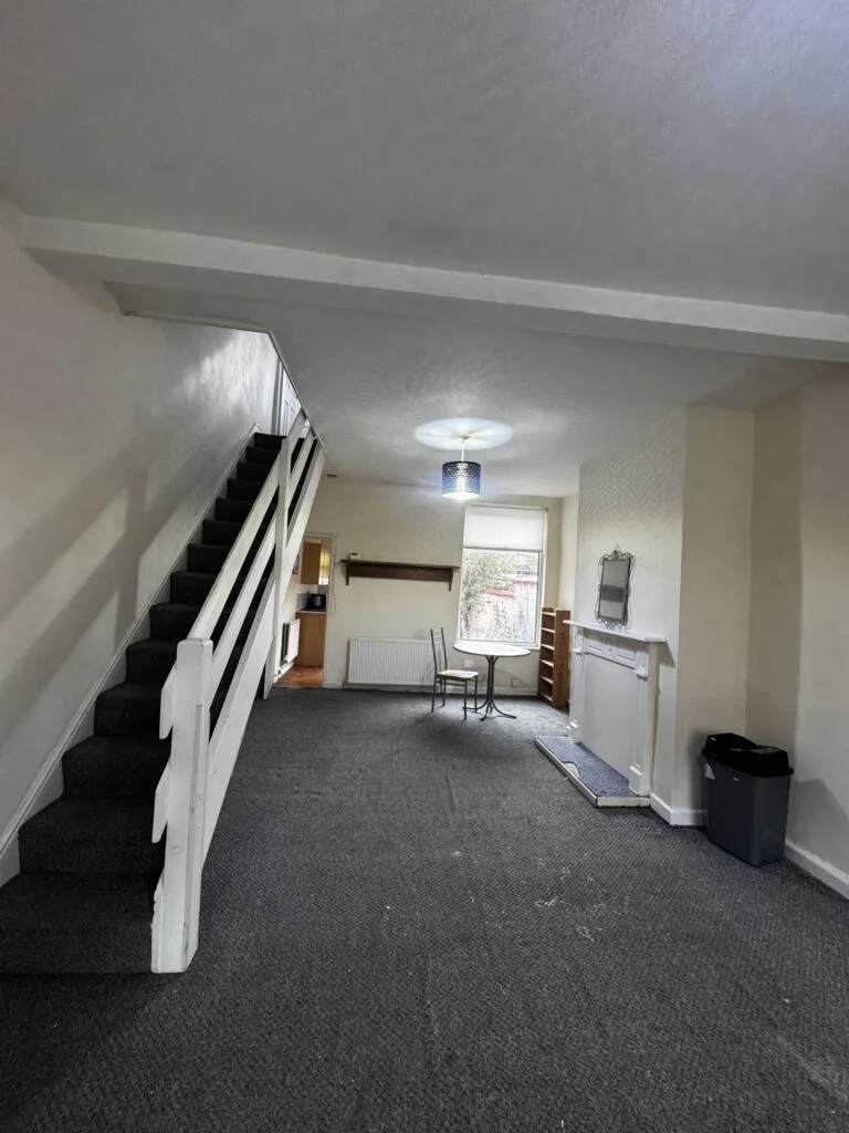 2 bedroom semi-detached house for rent