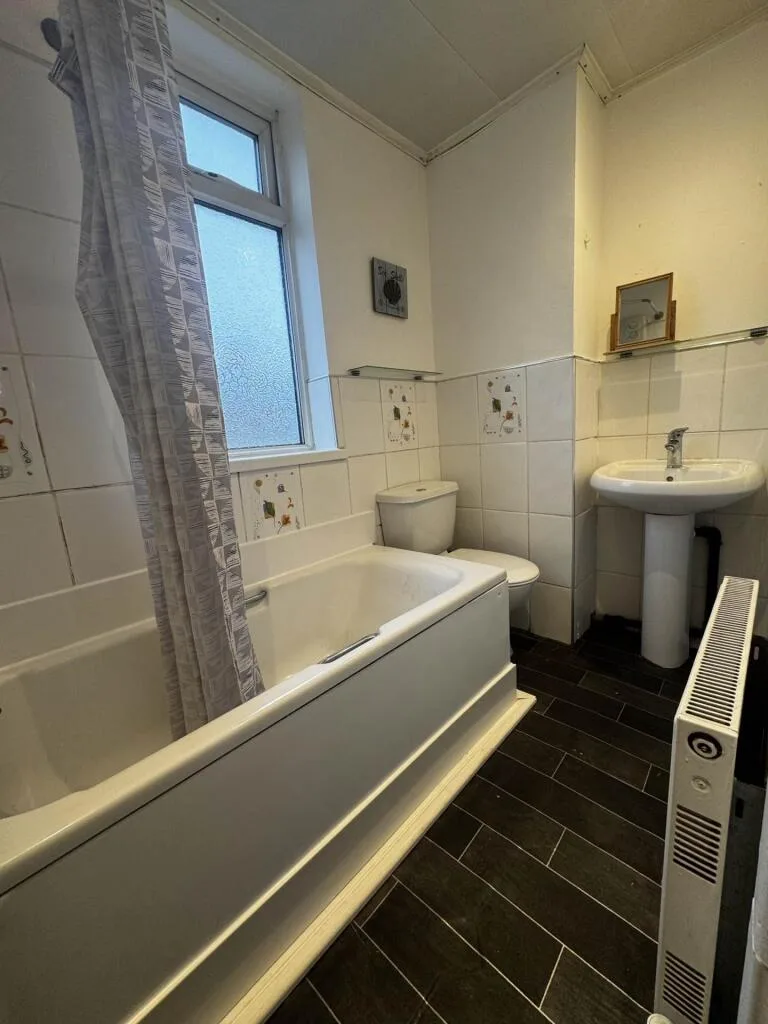 2 bedroom semi-detached house for rent