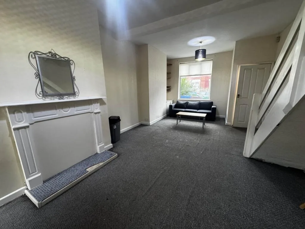 2 bedroom semi-detached house for rent