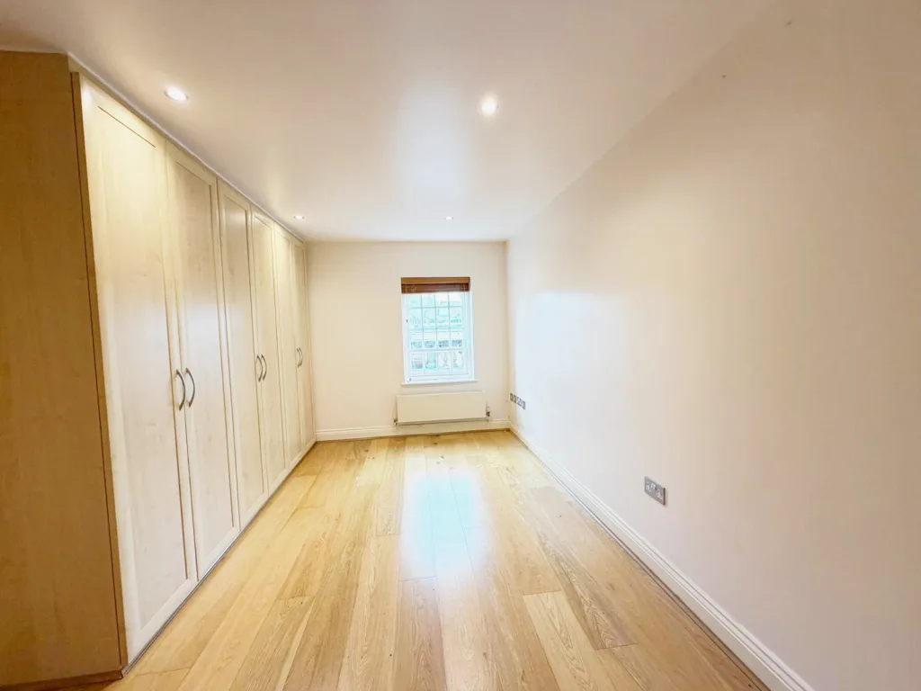 3 bedroom maisonette for rent