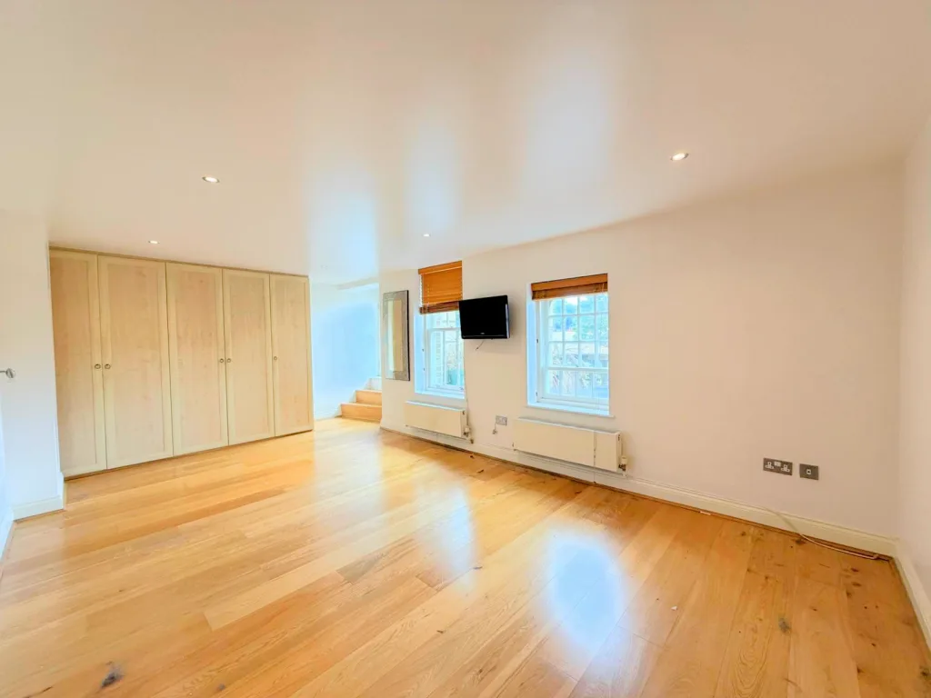 3 bedroom maisonette for rent