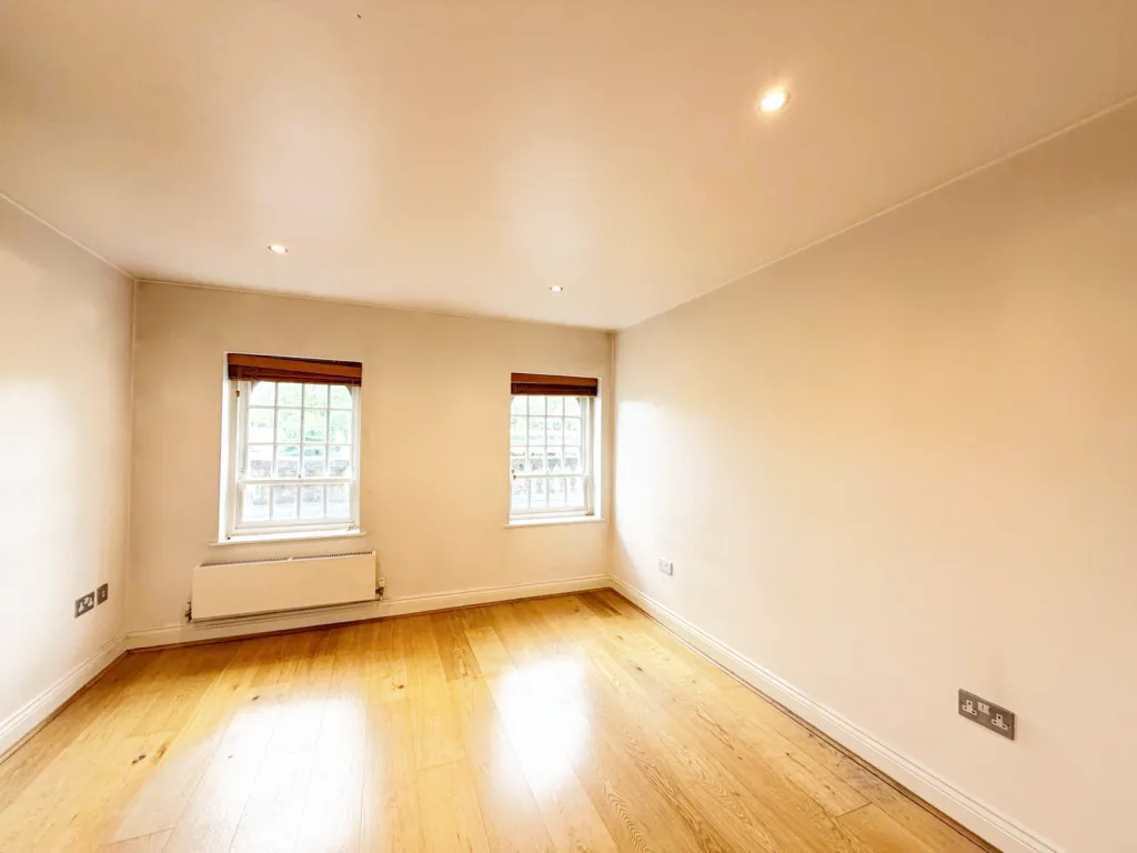 3 bedroom maisonette for rent