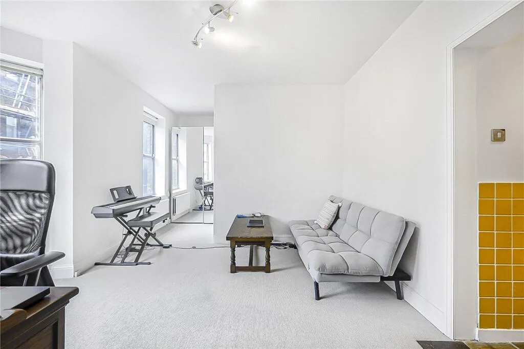 Studio flat for rent