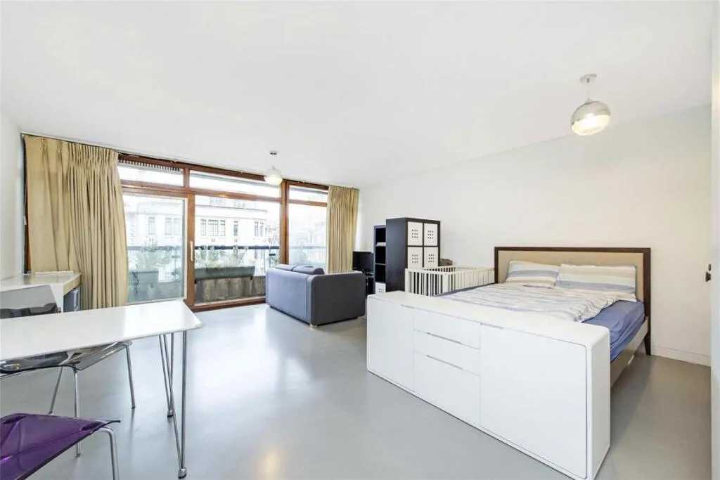 Studio flat for rent