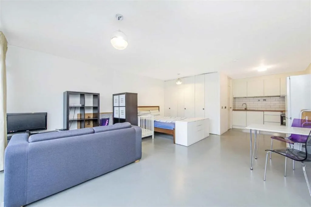 Studio flat for rent