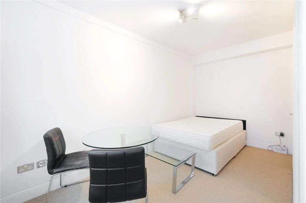 Studio flat for rent