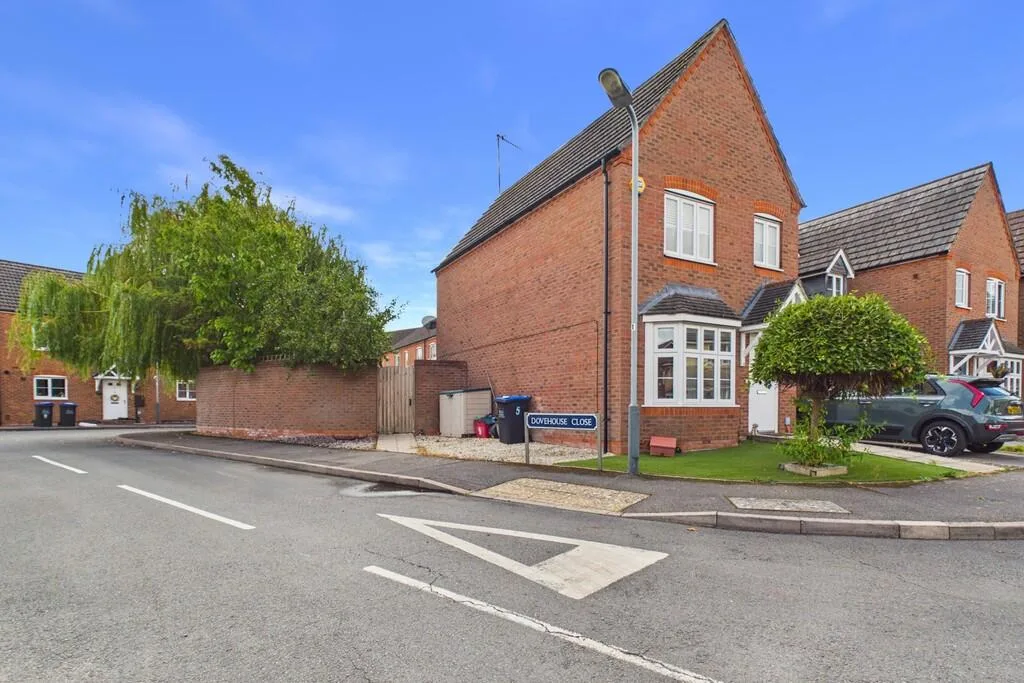 4 bedroom detached house for rent