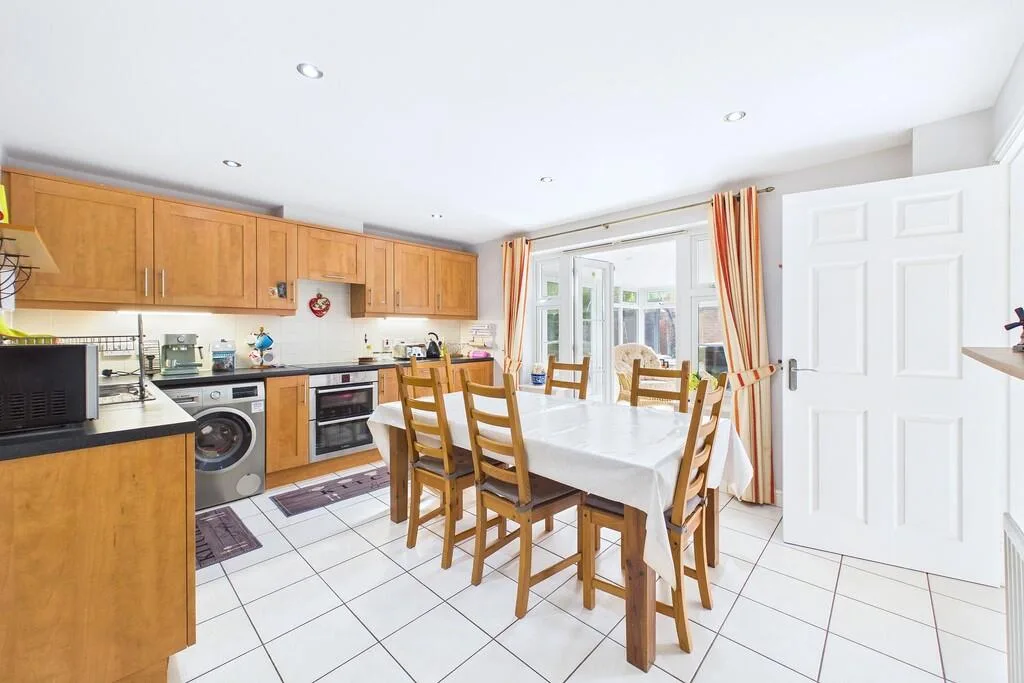 4 bedroom detached house for rent