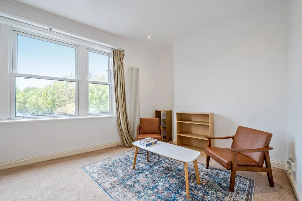 3 bedroom flat for rent