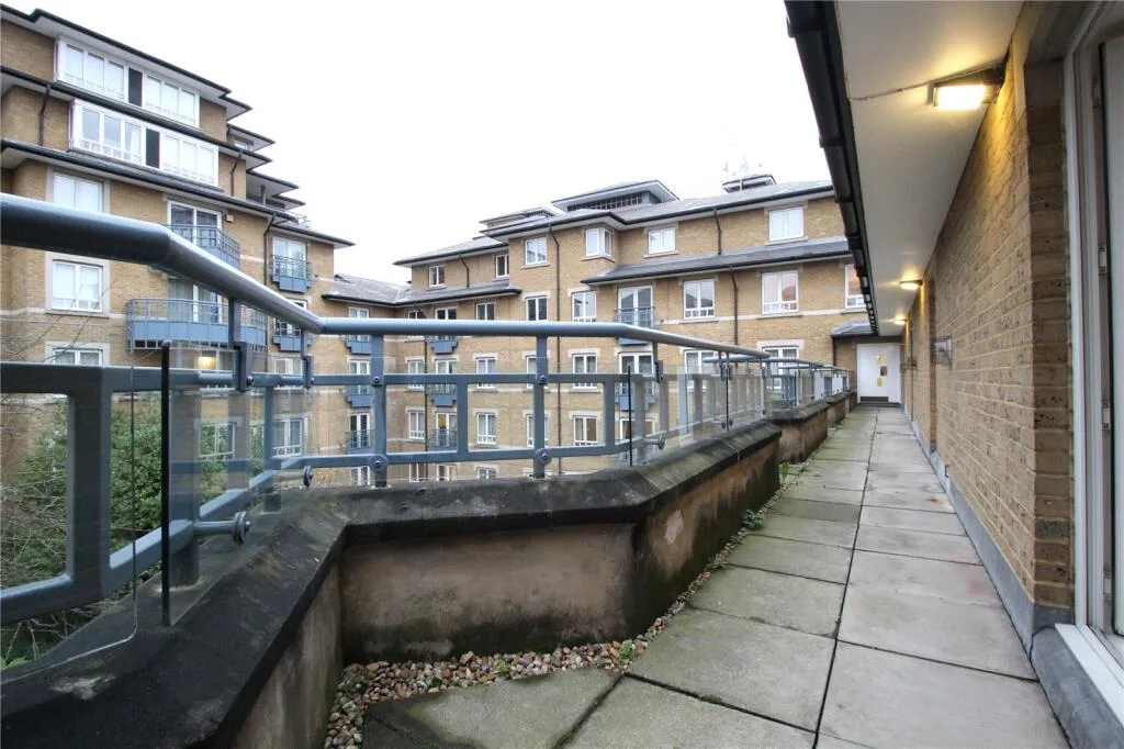 1 bedroom maisonette for rent
