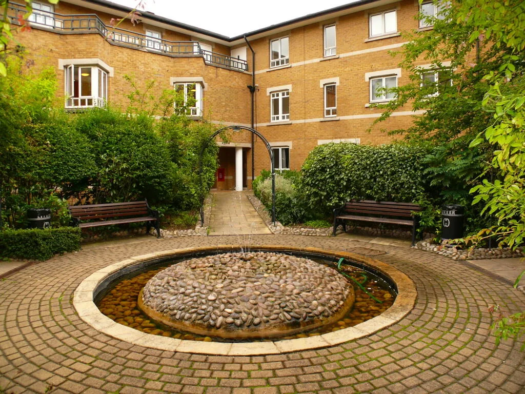 1 bedroom maisonette for rent