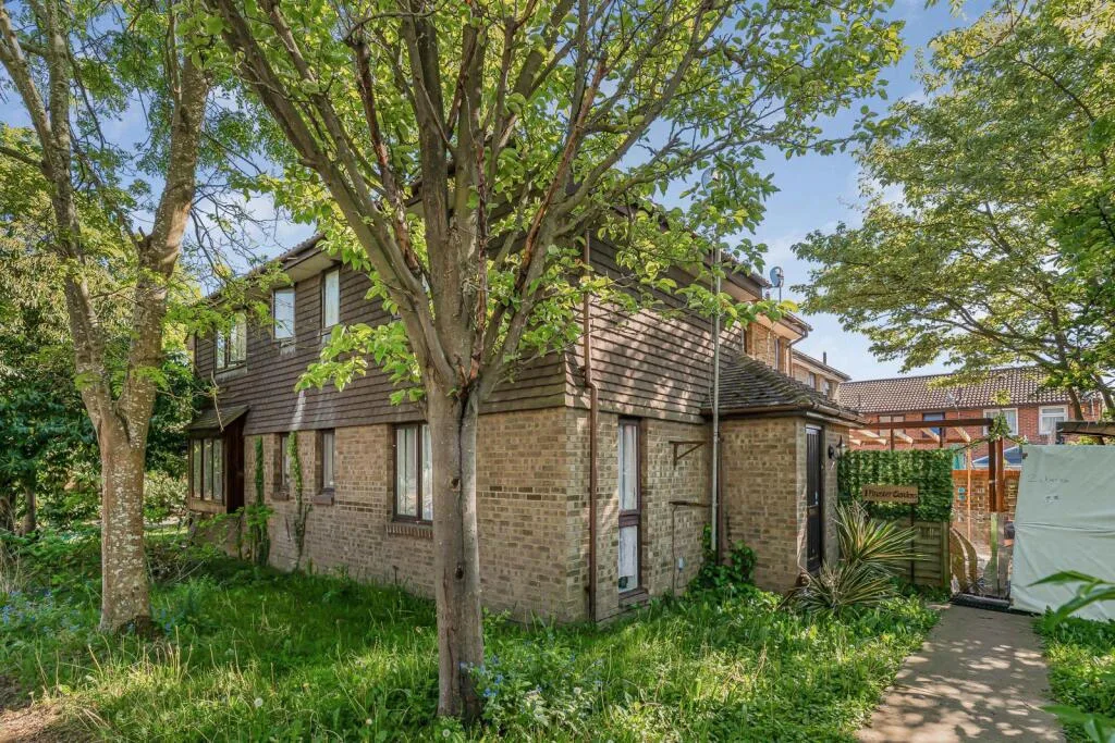 1 bedroom end of terrace house for rent